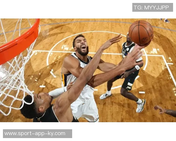 戈贝尔半场表现亮眼高效拿下10分9板3助攻1盖帽助力球队争胜