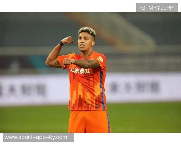 瓦科亲自为克雷桑剪胡子社媒晒照引发球迷热议